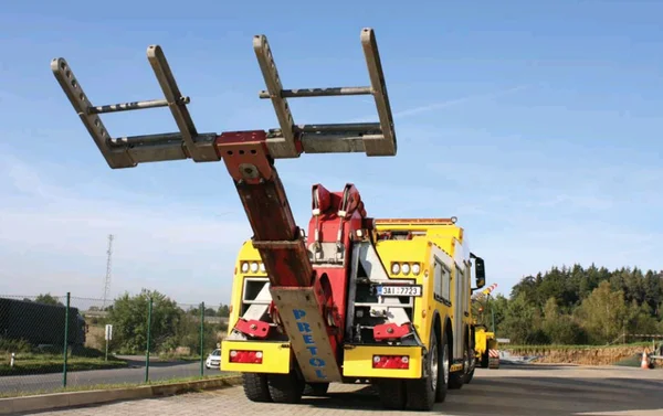 Pohled do zákulisí: Víme, s čím pracujeme. Odtahovou a vyprošťovací nástavbu jsme si vytvořili sami (+ další zajímavosti, které jste možná netušili)