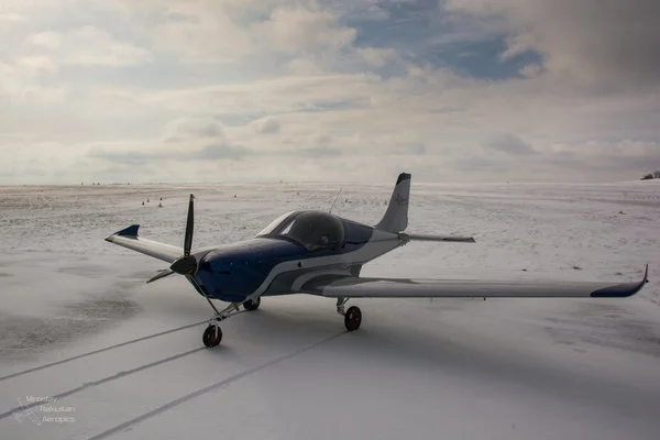 FOTO: Čtyřbarevné letadlo opustilo brány PRETOLU